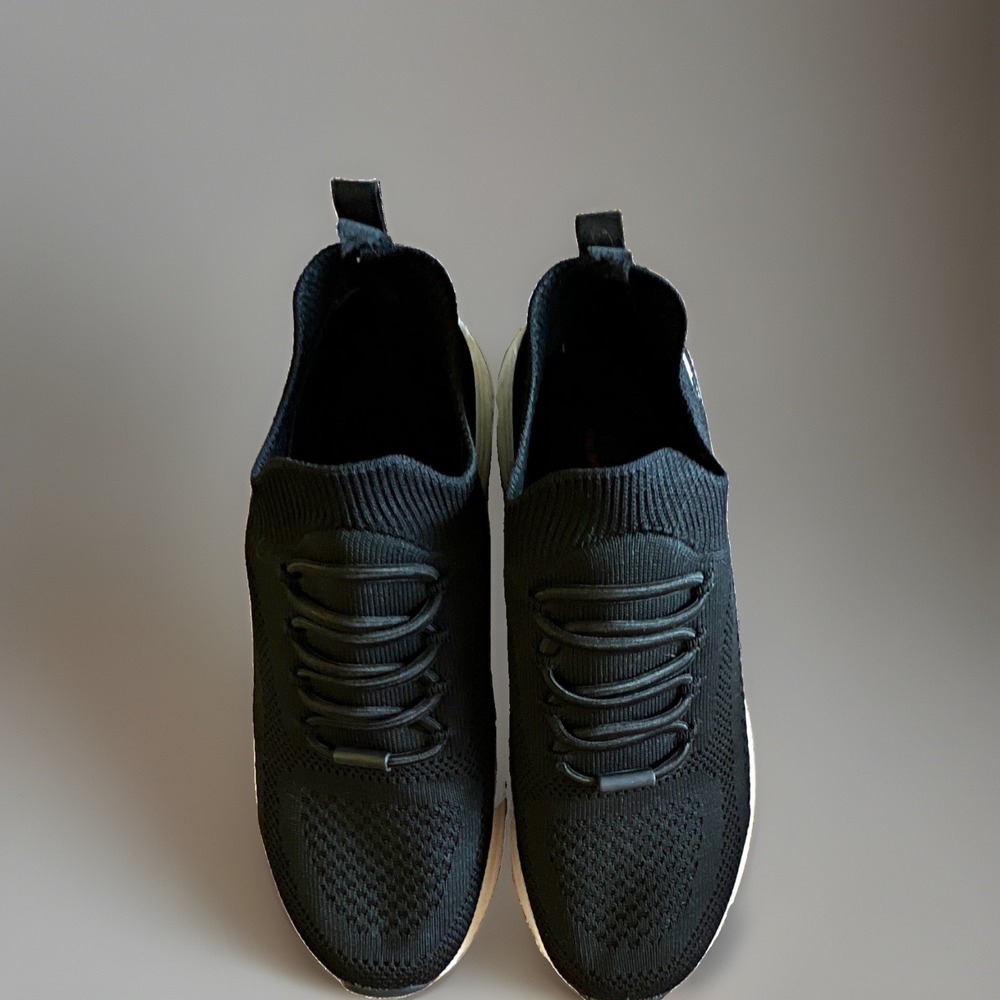 Skechers Women's Black/White Knit Lace-Up Sz 9 Athletic Sneakers Memory Foam